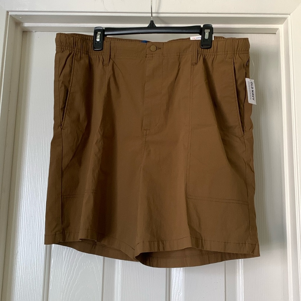 Old Navy Built -In Flex Shorts For Men’s In Size XL NWT 😎